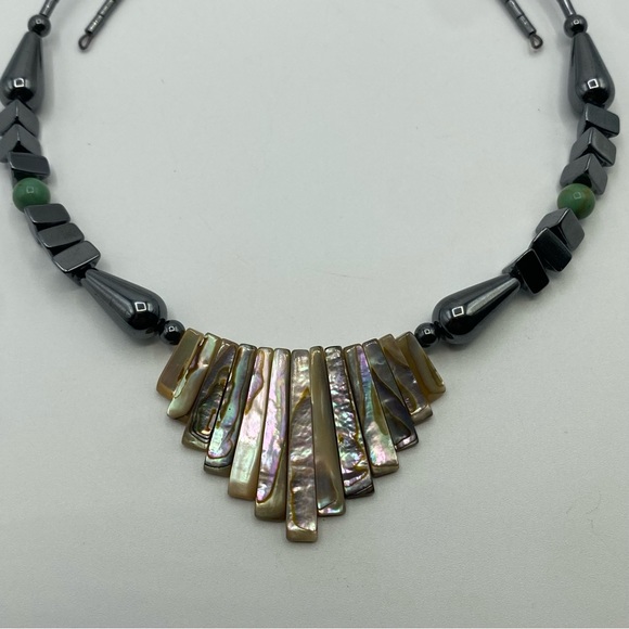Hematite Abalone Shell Memory Wire Choker Necklace Iridescent Graduated Panel - Picture 5 of 8